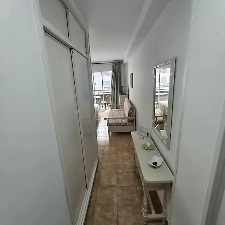 Near The Bus Playa Jardin Apartment *