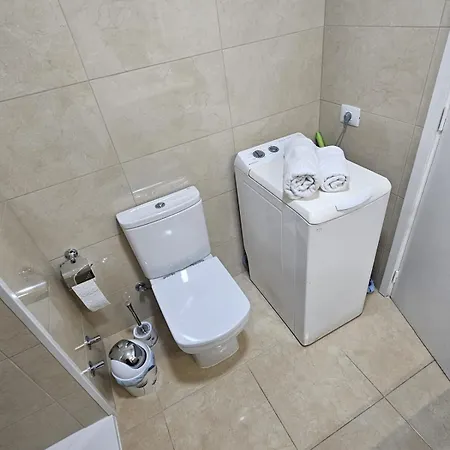 Near The Bus Playa Jardin Apartament