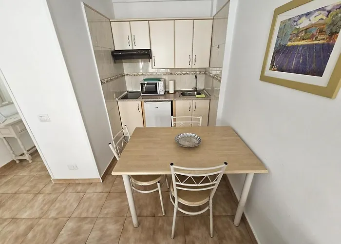 Near The Bus Playa Jardin Apartment *