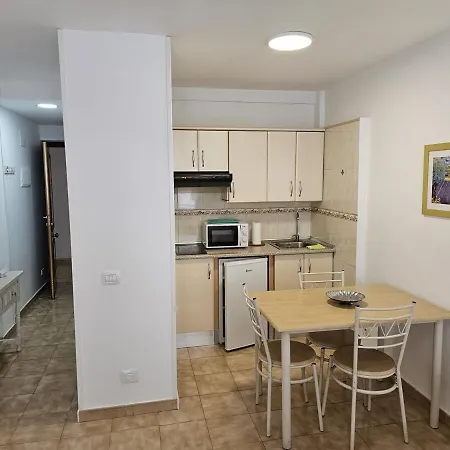 Apartment Near The Bus Playa Jardin *